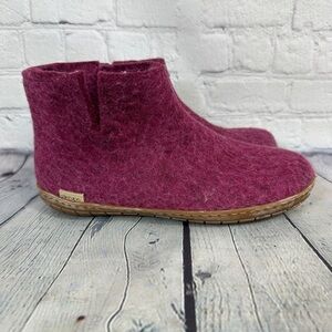 Glerups unisex wool boot slippers in cranberry size EU 37